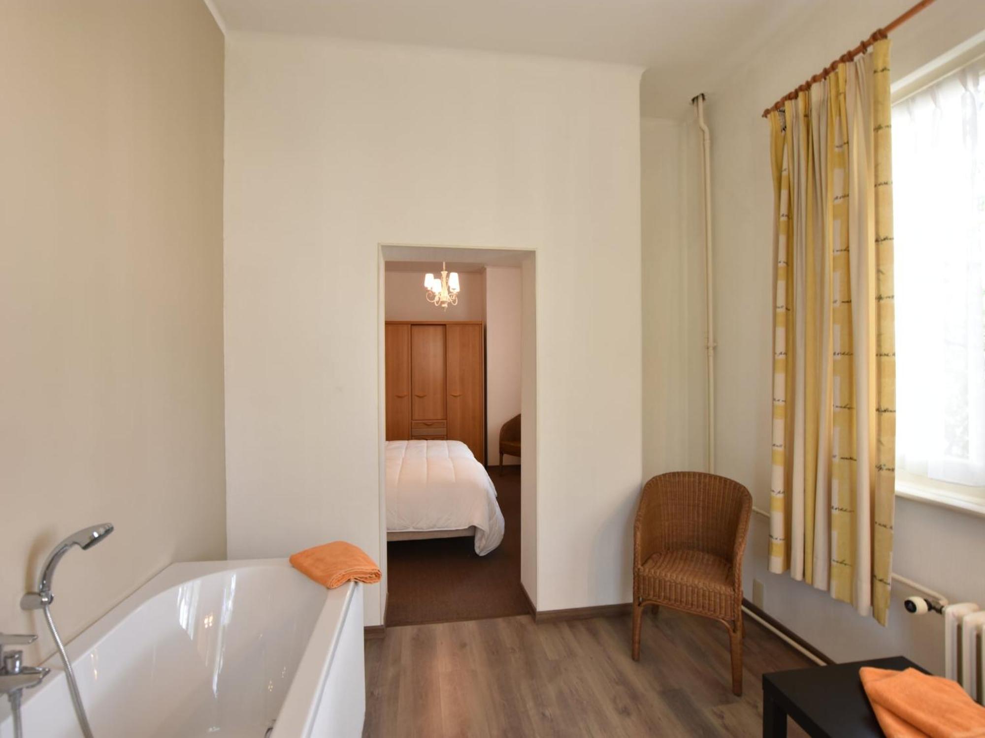 Former Hotel In The Centre And At 50 Metres From The Beach In Panne دي بان المظهر الخارجي الصورة